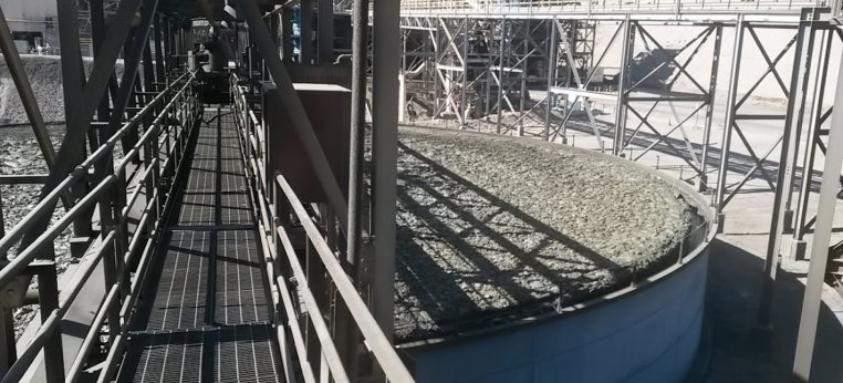 Espesadores de minerales:  Lanzas rompe espuma 